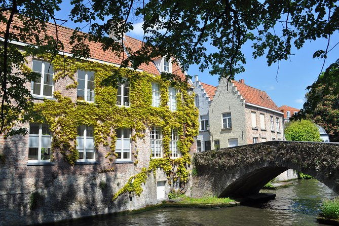 bruges-by-bike-with-friends-and-family