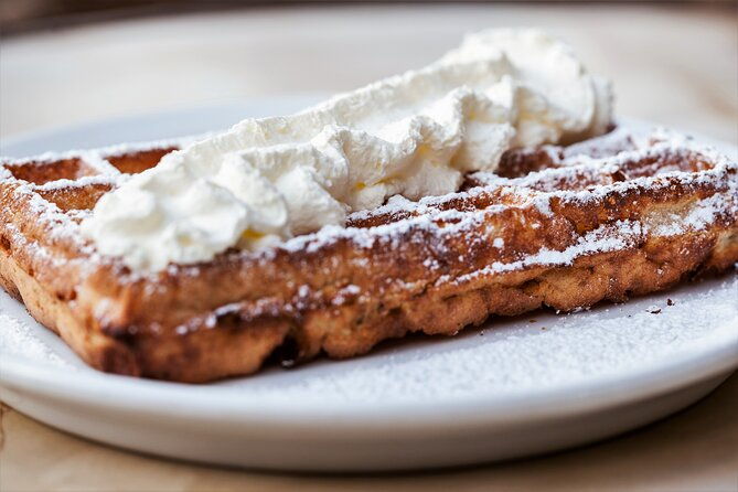 brussels-discovery-tour-belgian-food-chocolate-waffles-beer-sightseeing