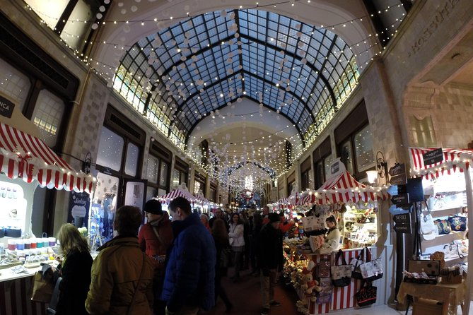 budapest-christmas-walking-tour-entry-to-st-stephens-basilica