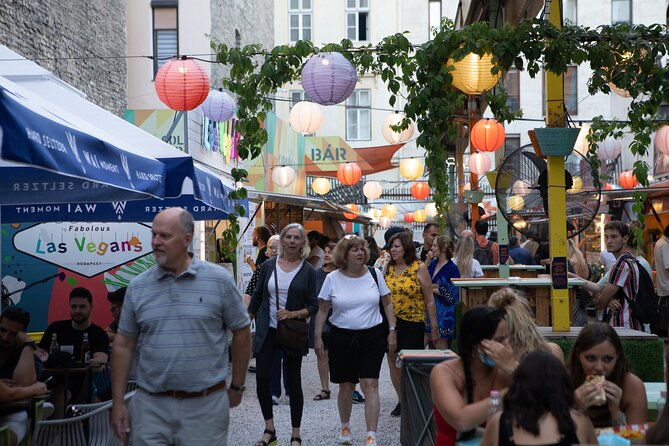 budapest-ruin-bar-tour-with-local-drinks-street-food