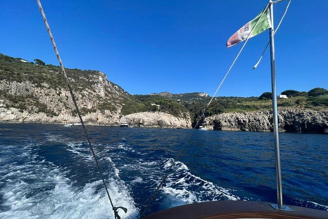 capri-by-boat-private-comfortable-tour