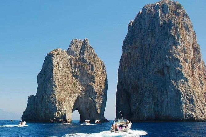 capri-island-in-private-luxury-40-feet-speedboat-from-naples