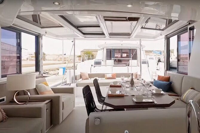 catamaran-kleftiko-poliegos-round-of-milos-lunch-with-openbar