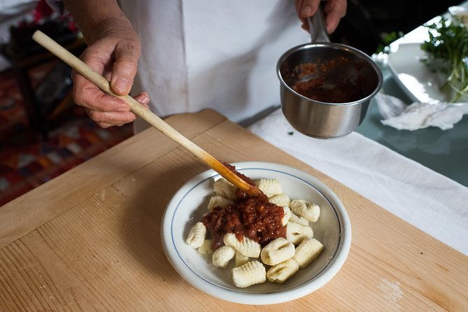 cesarine-market-tour-cooking-class-at-locals-home-in-lucca