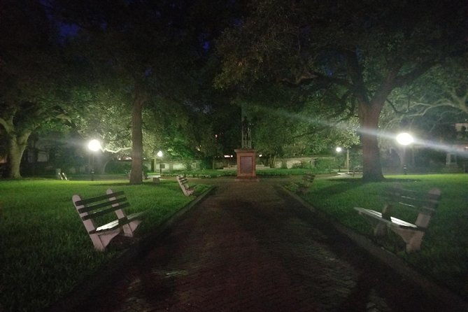 charlestons-pleasing-terrors-night-time-walking-ghost-tour