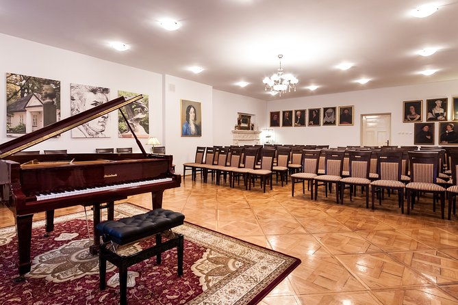 chopin-piano-concert-at-chopin-gallery-with-a-glass-of-wine