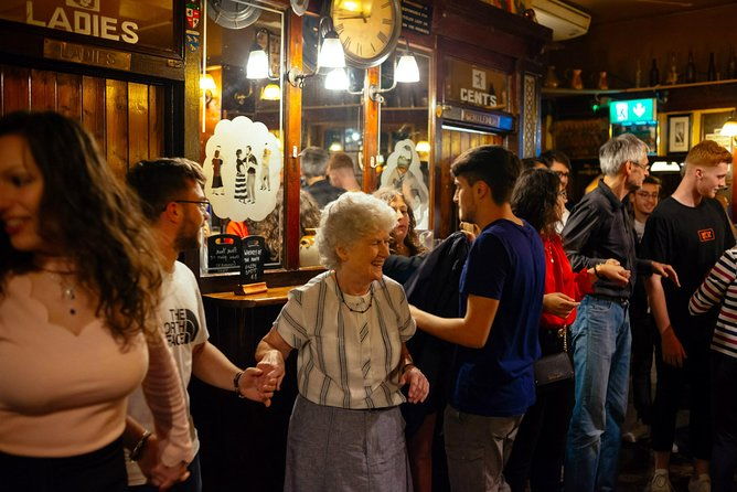 classic-irish-pubs-private-tour-of-dublin-live-music-beer-and-nightlife
