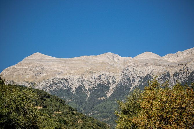 climb-up-mountain-taygetos