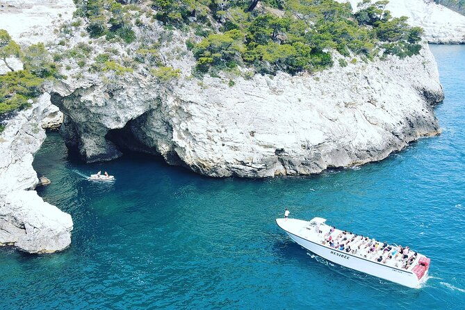 desiree-experience-visit-of-the-marine-caves-of-vieste