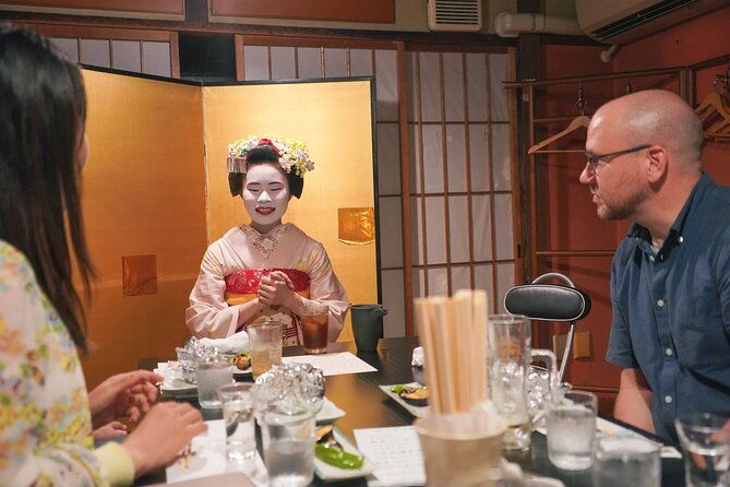 dinner-with-maiko-in-a-traditional-kyoto-style-restaurant-tour