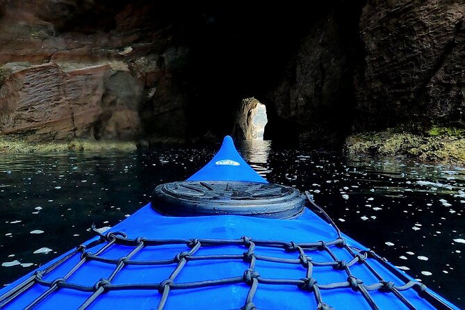 discover-the-secrets-of-the-island-of-santantioco-by-kayak