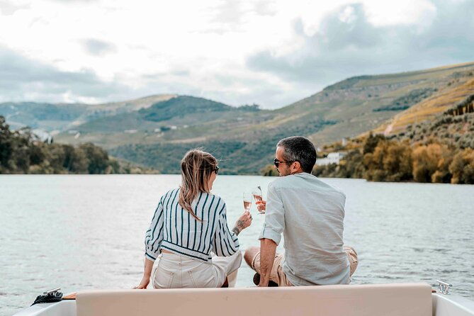 douro-valley-1h-solar-boat-experience-two-wine-tasting