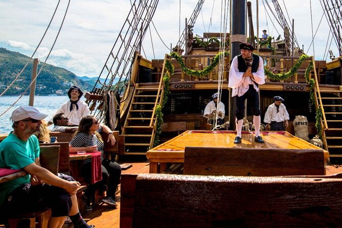 dubrovnik-panoramic-cruise-on-a-wooden-galleon-with-a-live-show