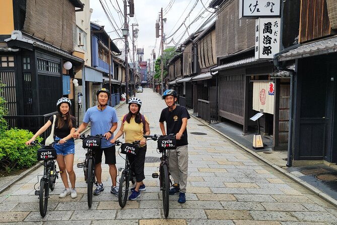 early-bird-e-biking-through-east-kyoto