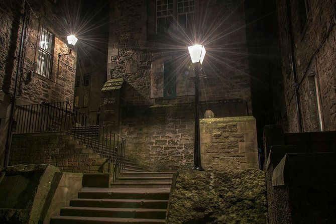 edinburgh-2-hour-nighttime-ghost-tour-italian-tour-guide