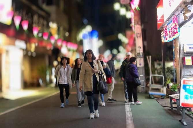evening-hanami-cherry-blossom-experience-with-a-local-2