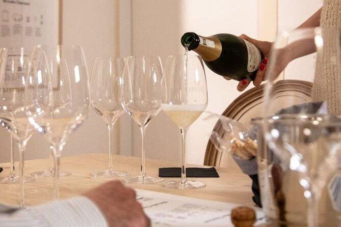 exclusive-wine-tasting-in-the-historic-center-of-siena