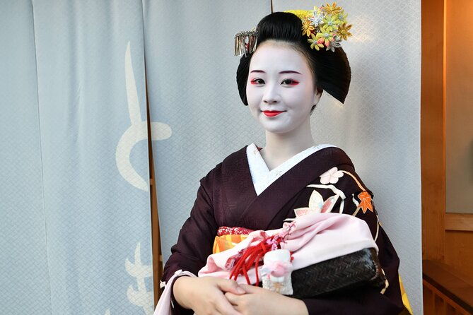 experience-authentic-gion-geisha-maiko-cultural-tour