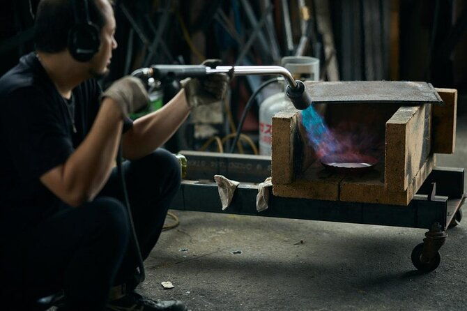 experience-frying-pan-making-with-an-ironworking-expert