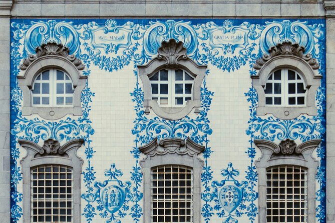 fado-tour-with-guide-dinner-live-show-in-porto