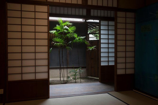family-mitsui-house-museum-with-green-tea-admission-ticket