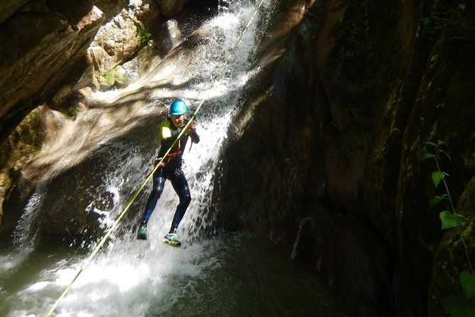first-canyoning-in-grenoble-in-the-vercors