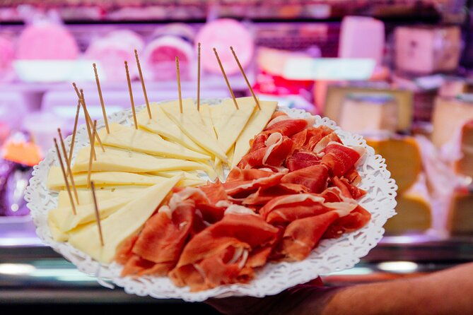 food-tasting-walking-tour-in-palma-with-a-local
