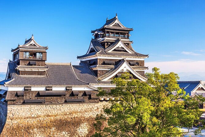 fukuoka-mount-aso-volcano-kumamoto-castle-grasslands-day-tour