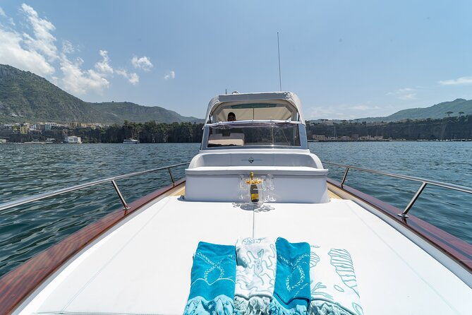 full-day-private-boat-tour-of-amalfi-coast-from-positano