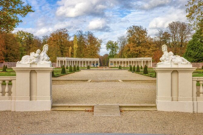 full-day-private-historic-royal-tour-around-palaces-and-castles