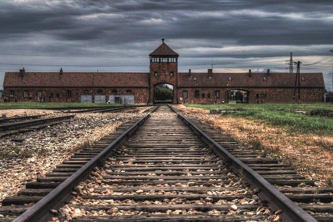 full-day-tour-of-auschwitz-and-wieliczka-salt-mine-from-krakow