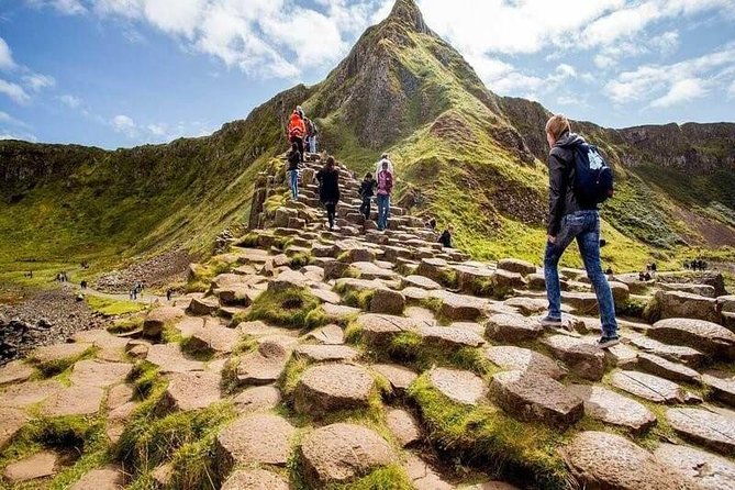 giants-causeway-tour-from-belfast-luxury-bus-castles-tour