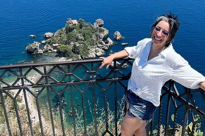 giardini-naxos-taormina-and-castelmola-white-lotus-from-catania