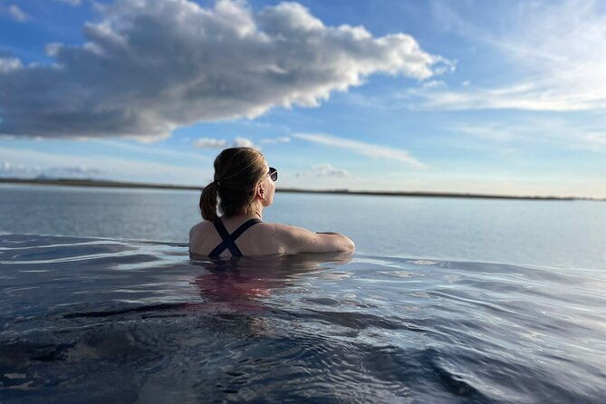 golden-circle-farm-sky-lagoon-admission-small-group-tour