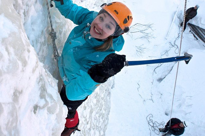 guided-ice-climbing-activity-in-pyha