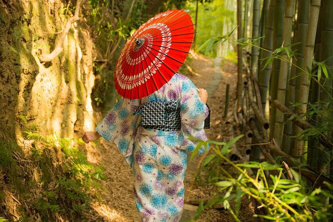 guided-photoshoot-of-fushimi-inari-shrine-and-secret-bamboo-grove