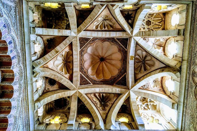 guided-tour-discover-the-2-great-monuments-in-cordoba-mezquita-and-alcazar