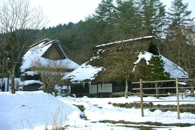 guided-tour-of-hida-folk-village