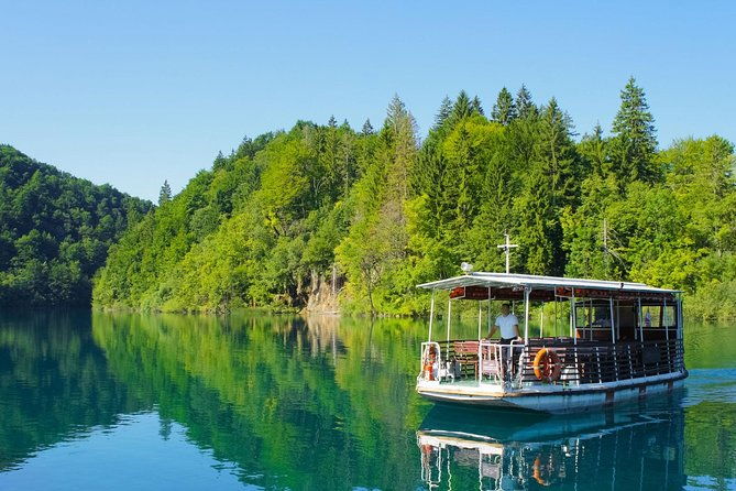 guided-transfer-from-split-to-zagreb-with-plitvice-lakes-stop