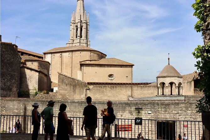 guided-walking-tour-in-girona