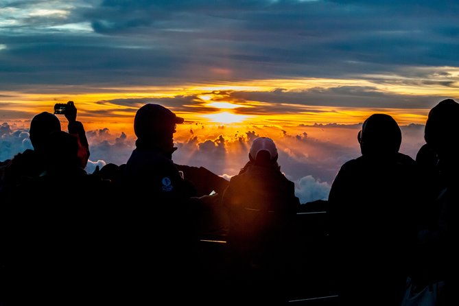 haleakala-sunrise-spectacular-legendary-views-local-breakfast