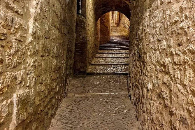 half-day-game-of-thrones-walking-tour-in-girona-with-a-guide