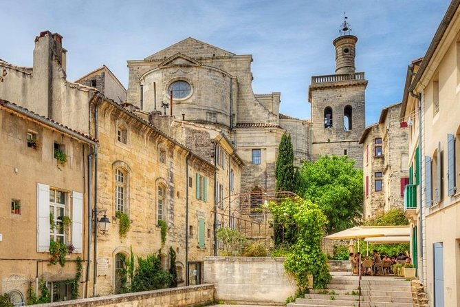half-day-pont-du-gard-uzes-nimes-tour-from-avignon