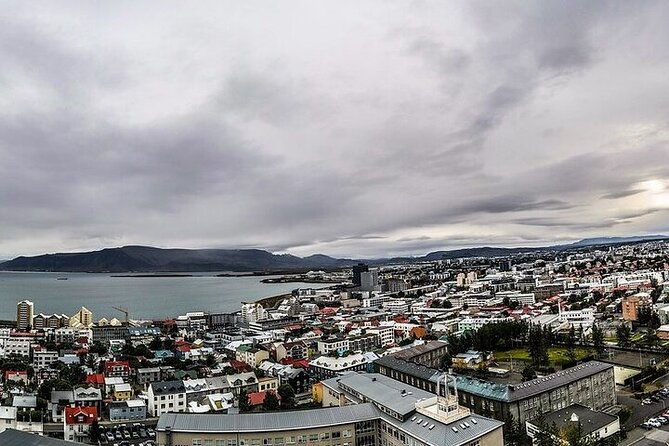 helicopter-tour-reykjavik-city-with-landing-at-mount-esja