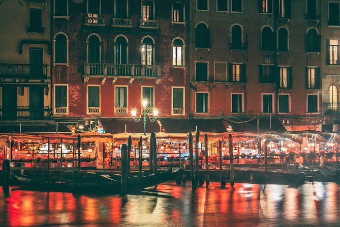 highlights-and-hidden-gems-night-tour-in-venice