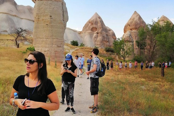 hiking-tour-in-cappadocia-red-and-rose-valley