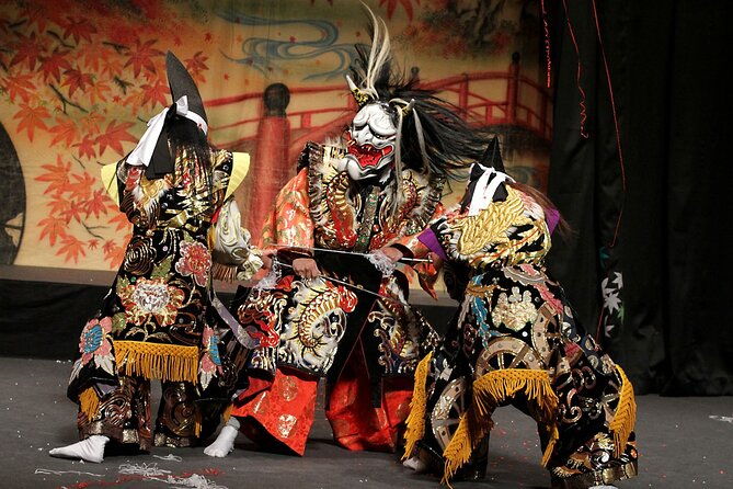 hiroshima-kagura-dance-show-and-roof-top-bar-night-tour