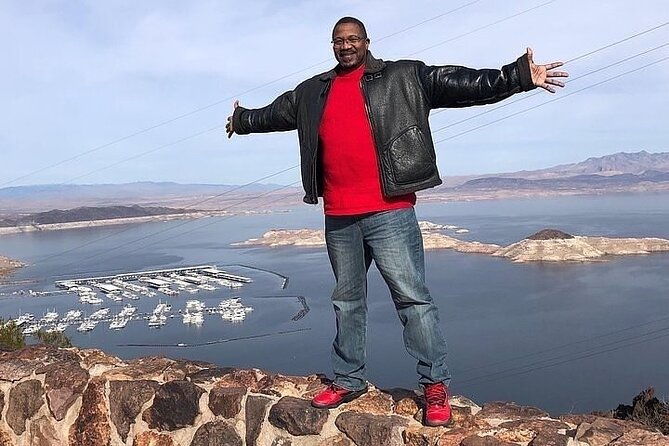 hoover-dam-with-walk-on-top-and-seven-magic-mountains-vip-tour
