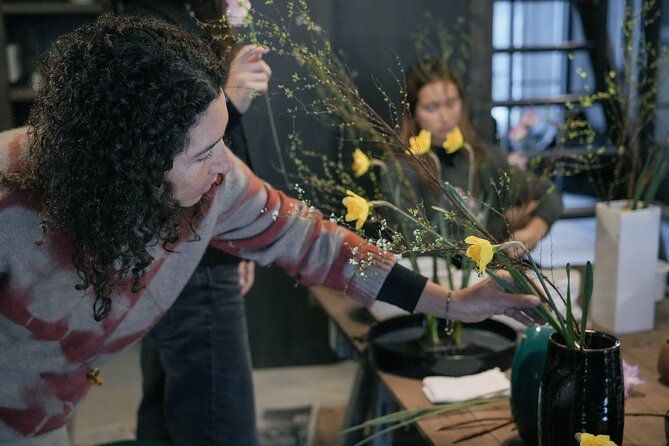 ikebana-traditional-japanese-art-of-flower-arranging