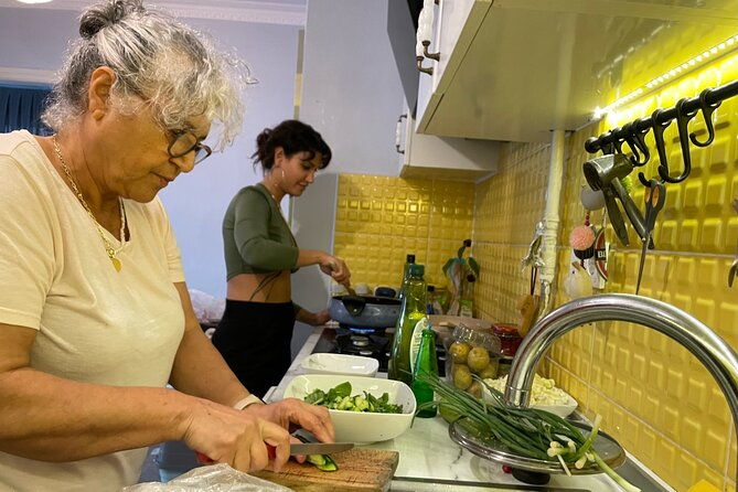 istanbul-vegan-vegeterian-cooking-class-with-locals-at-home